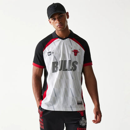 The model is wearing this NBA Match Chicago Bulls T-Shirt in white. 1