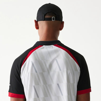 The model is wearing this NBA Match Chicago Bulls T-Shirt in white. 5