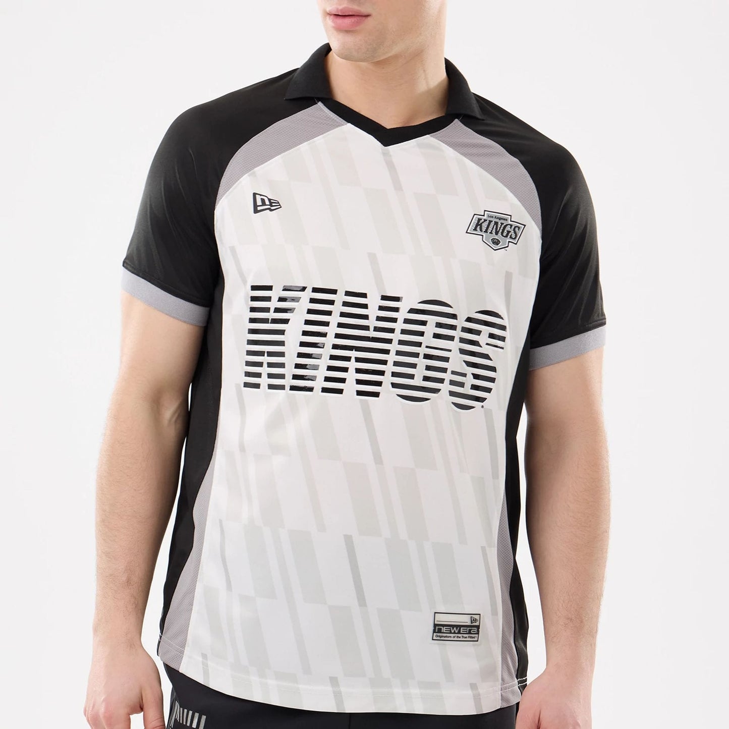 The model is wearing this NHL Match LA Kings T-Shirt in black. 3
