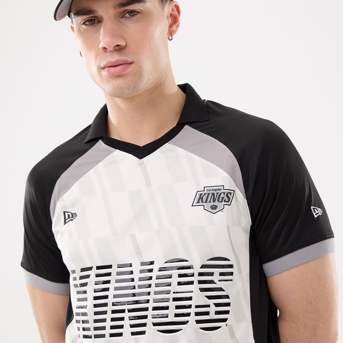 The model is wearing this NHL Match LA Kings T-Shirt in black. 4