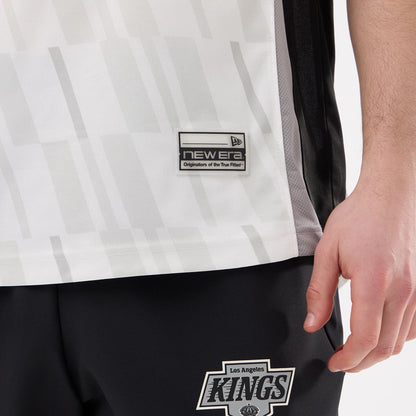 The model is wearing this NHL Match LA Kings T-Shirt in black. 6