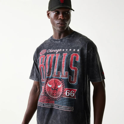 The model is wearing this NBA Chicago Bulls T-Shirt in black. 6