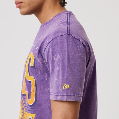 The model is wearing this NBA LA Lakers T-Shirt in purple. 4