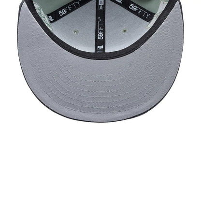 Pictured is this Liga MX Pumas Unam 59FIFTY Fitted cap in pastel green. 2
