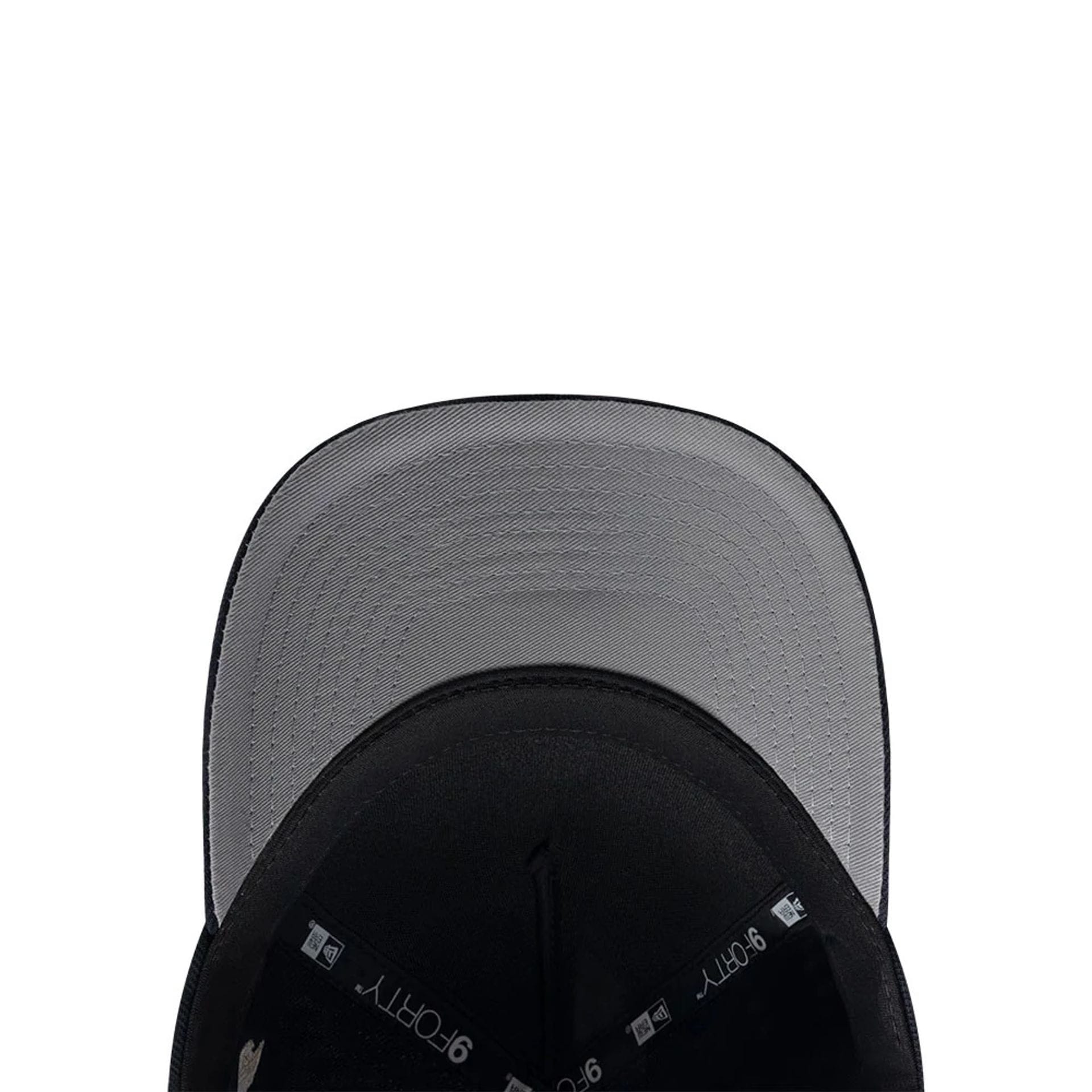 Pictured is this MLB Script New York Yankees 9FORTY M-Crown A-Frame Adjustable cap in navy. 2