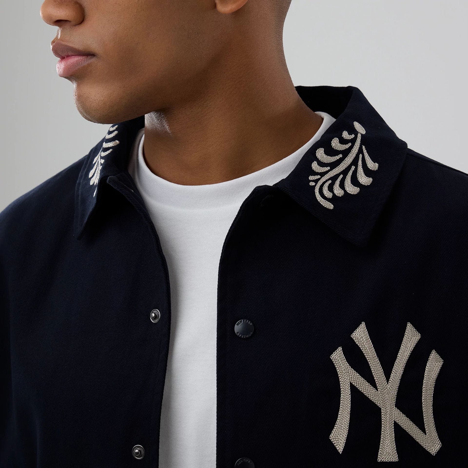 MLB Script New York Yankees Navy Coach Jacket | NEC UK