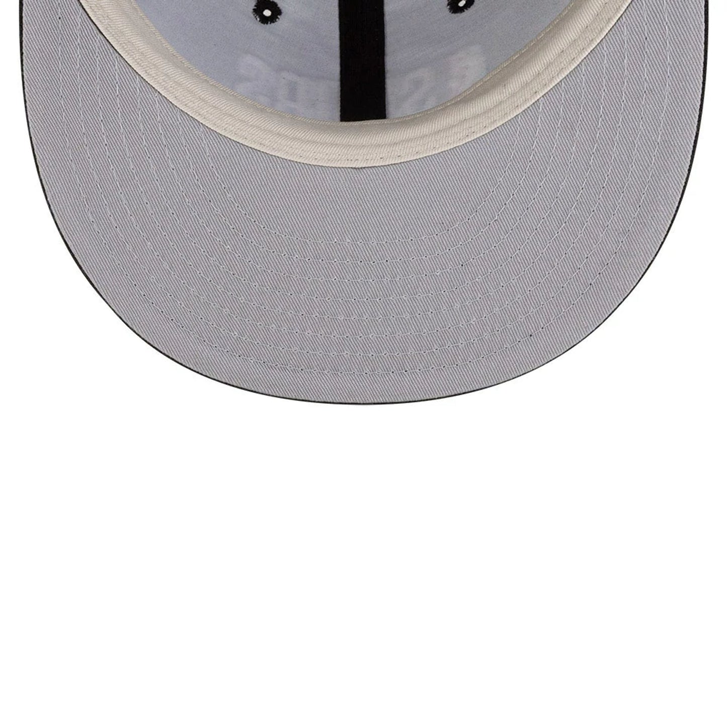 This is a San Antonio Spurs FOG x NBA Black Retro Crown 9FIFTY Adjustable Cap 2