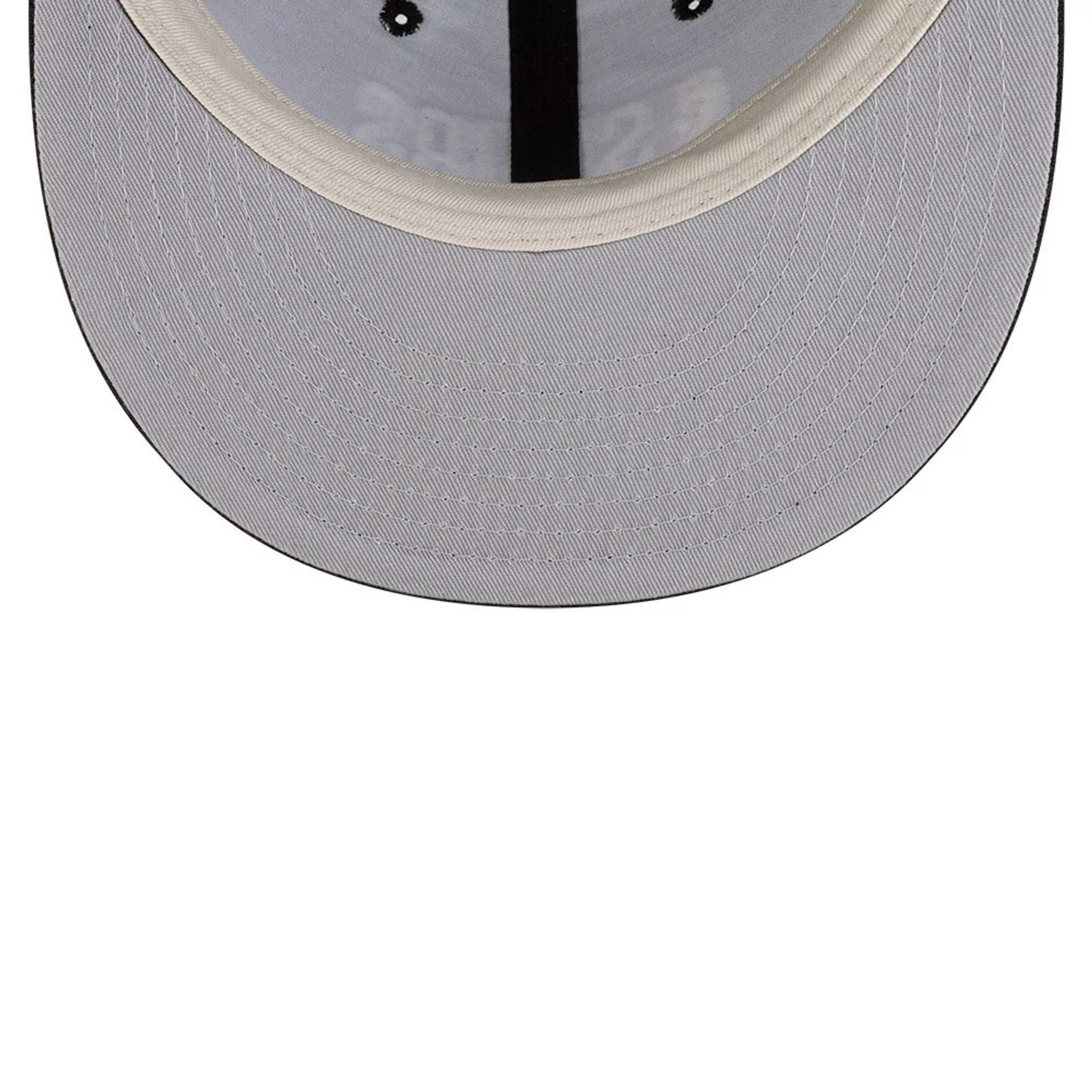 This is a San Antonio Spurs FOG x NBA Black Retro Crown 9FIFTY Adjustable Cap 2