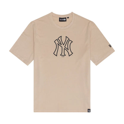 The Male model is wearing New York Yankees MLB Large Logo Graphic Light Beige T-Shirt 1