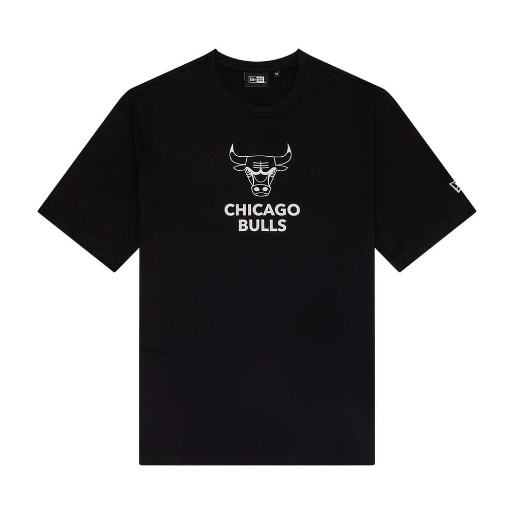 The Male model is wearing Chicago Bulls NBA Outline Graphic Black T-Shirt 1