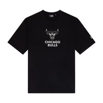 The Male model is wearing Chicago Bulls NBA Outline Graphic Black T-Shirt 1