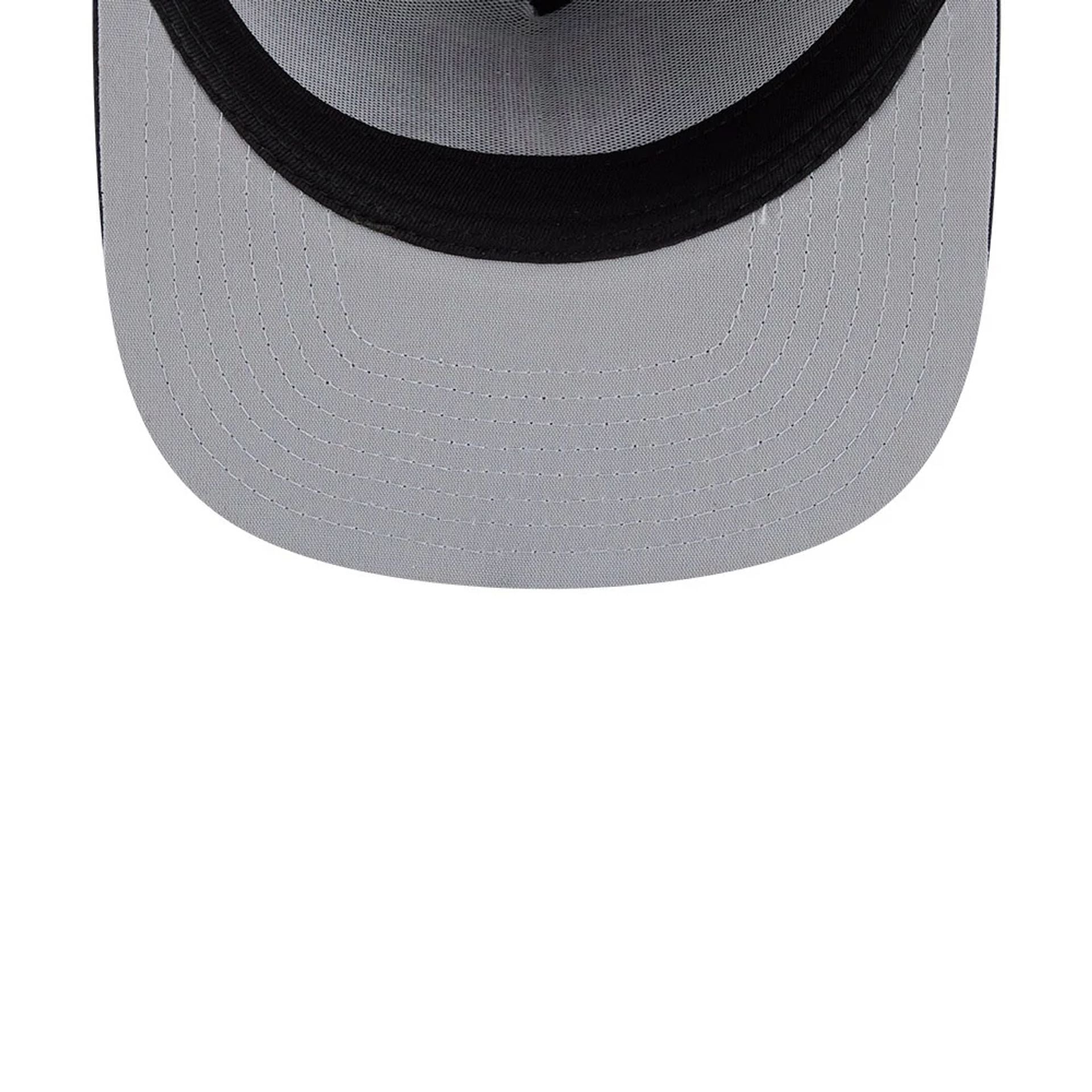 Pictured is this MLB World Baseball Classic 2026 Czech Republic 9FIFTY A-Frame Snapback cap in navy. 2