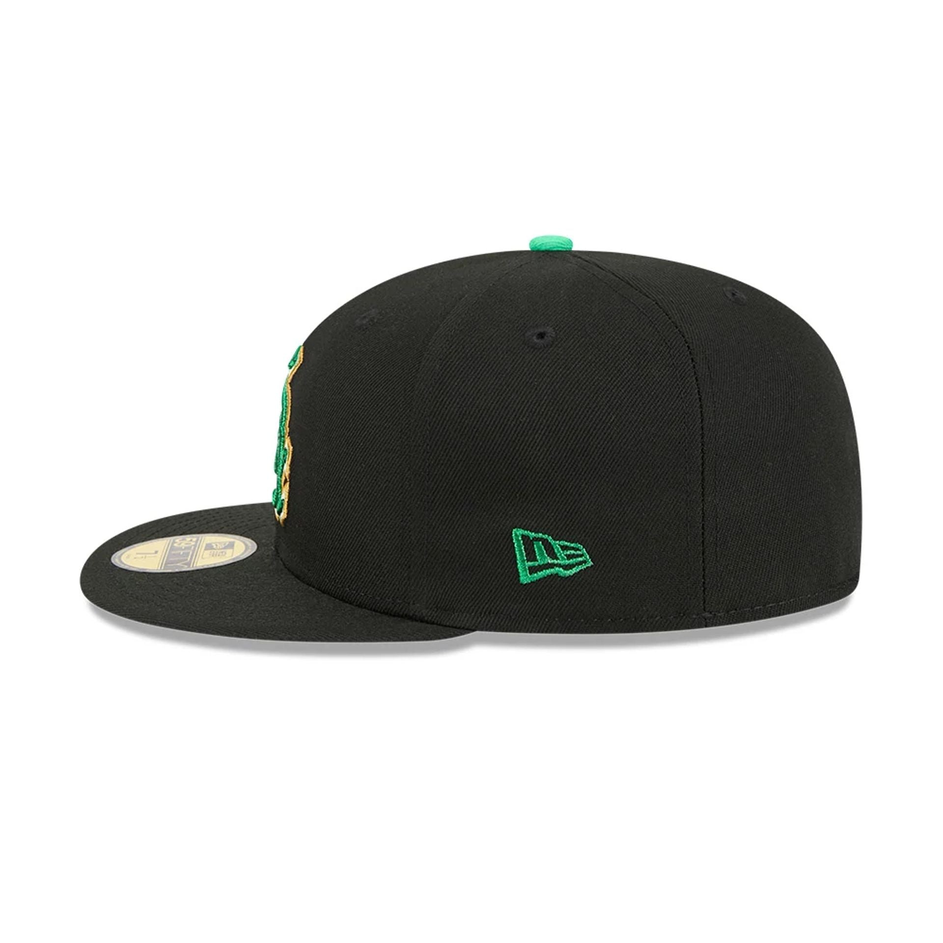 Pictured is this MLB Saint Patrick's Day Chicago White Sox 59FIFTY Fitted cap in black. 5