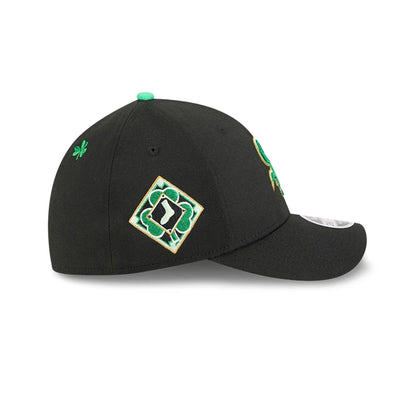 Pictured is this MLB Saint Patrick's Day Chicago White Sox 39THIRTY M-Crown A-Frame Stretch Fit cap in black. 4