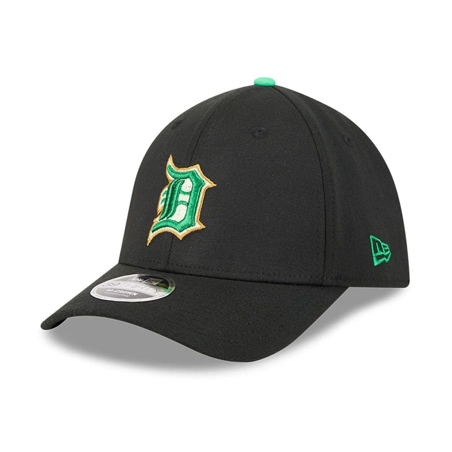 Pictured is this MLB Saint Patrick's Day Detroit Tigers 39THIRTY M-Crown A-Frame Stretch Fit cap in black. 3