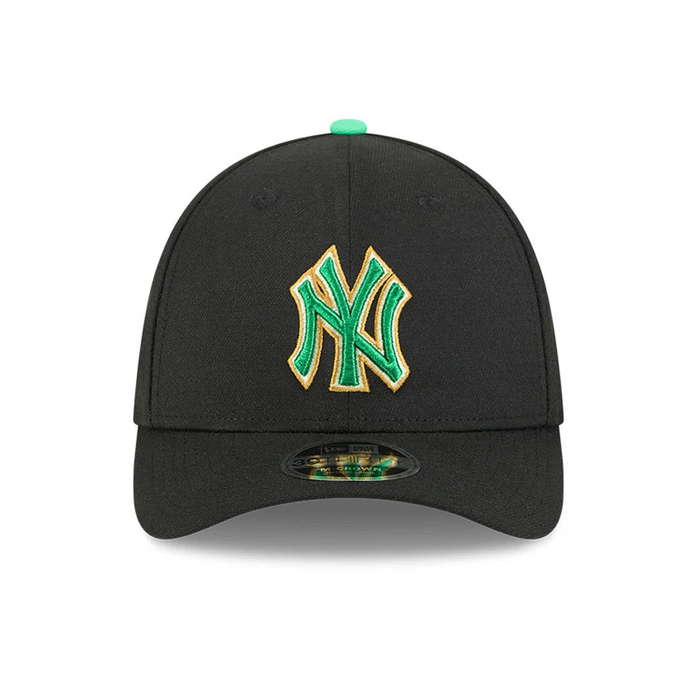 Pictured is this MLB Saint Patrick's Day New York Yankees 39THIRTY M-Crown A-Frame Stretch Fit cap in black. 2