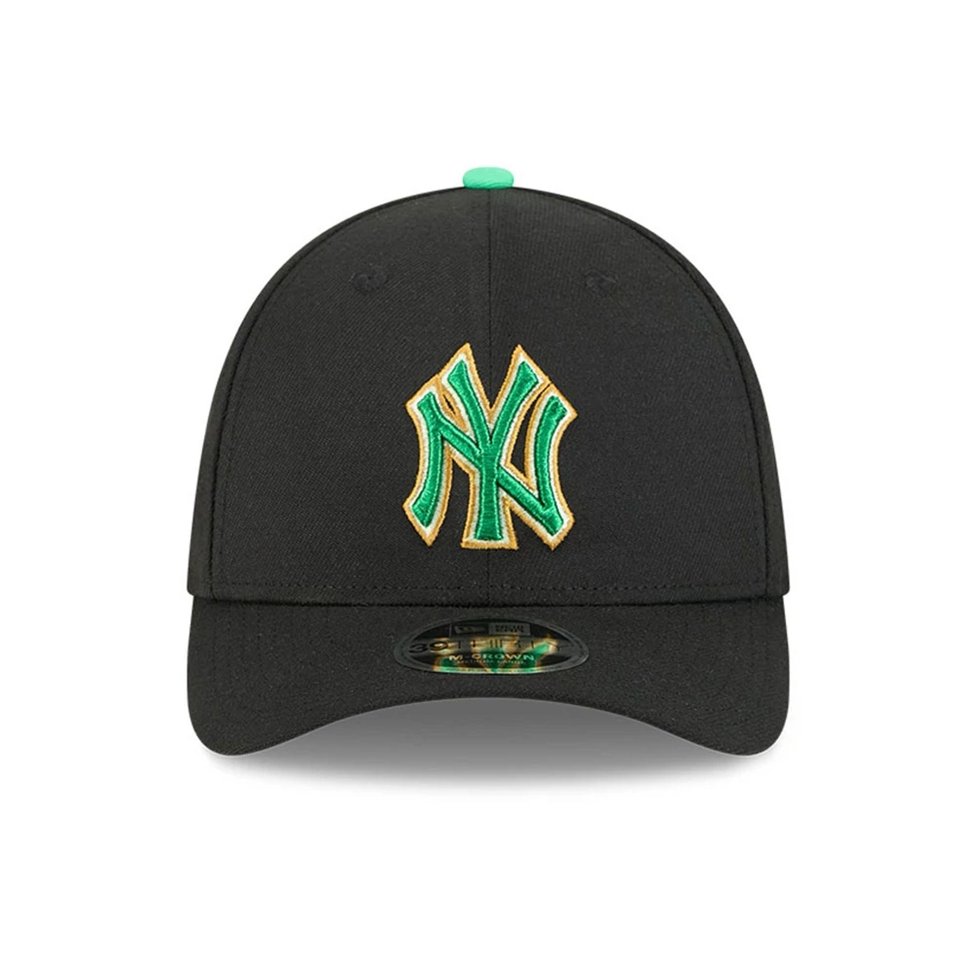 Pictured is this MLB Saint Patrick's Day New York Yankees 39THIRTY M-Crown A-Frame Stretch Fit cap in black. 2