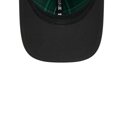 Pictured is this MLB Saint Patrick's Day New York Yankees 39THIRTY M-Crown A-Frame Stretch Fit cap in black. 7