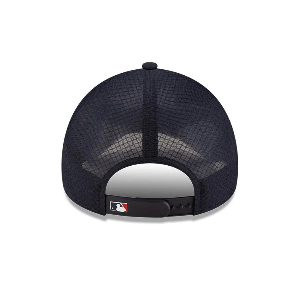 Pictured is this MLB Batting Practice 2026 Cleveland Guardians 9FORTY Apex cap in navy. 4