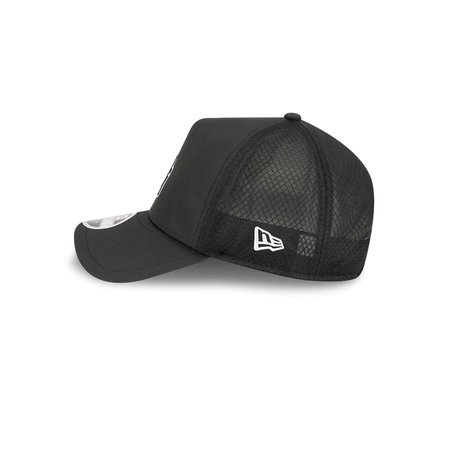 Pictured is this MLB Batting Practice 2026 Chicago White Sox 9FORTY Apex cap in black. 5