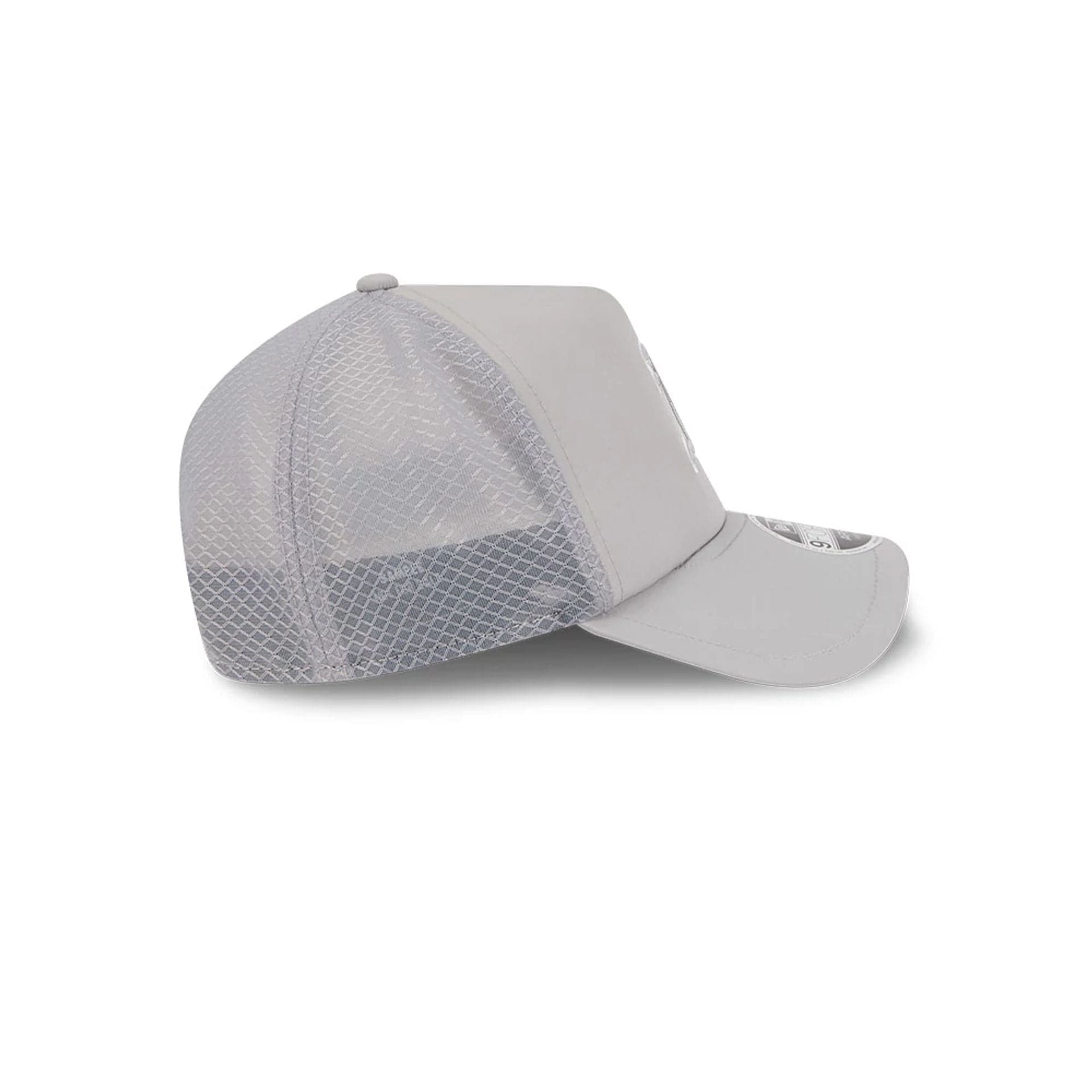 Pictured is this MLB Batting Practice 2026 Athletics 9FORTY Apex cap in grey. 6