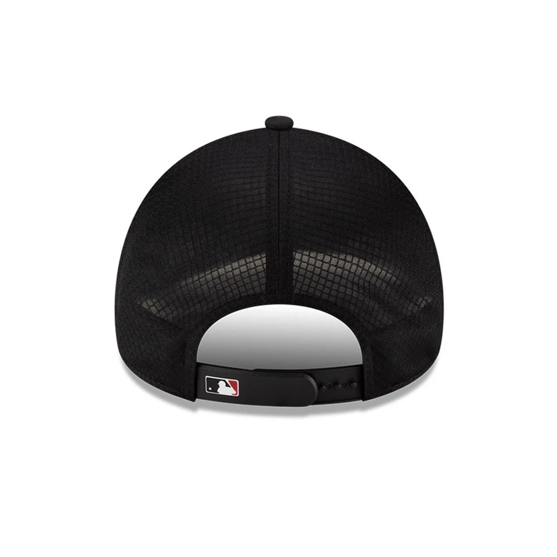 Pictured is this MLB Batting Practice 2026 Arizona Diamondbacks 9FORTY Apex cap in black. 6