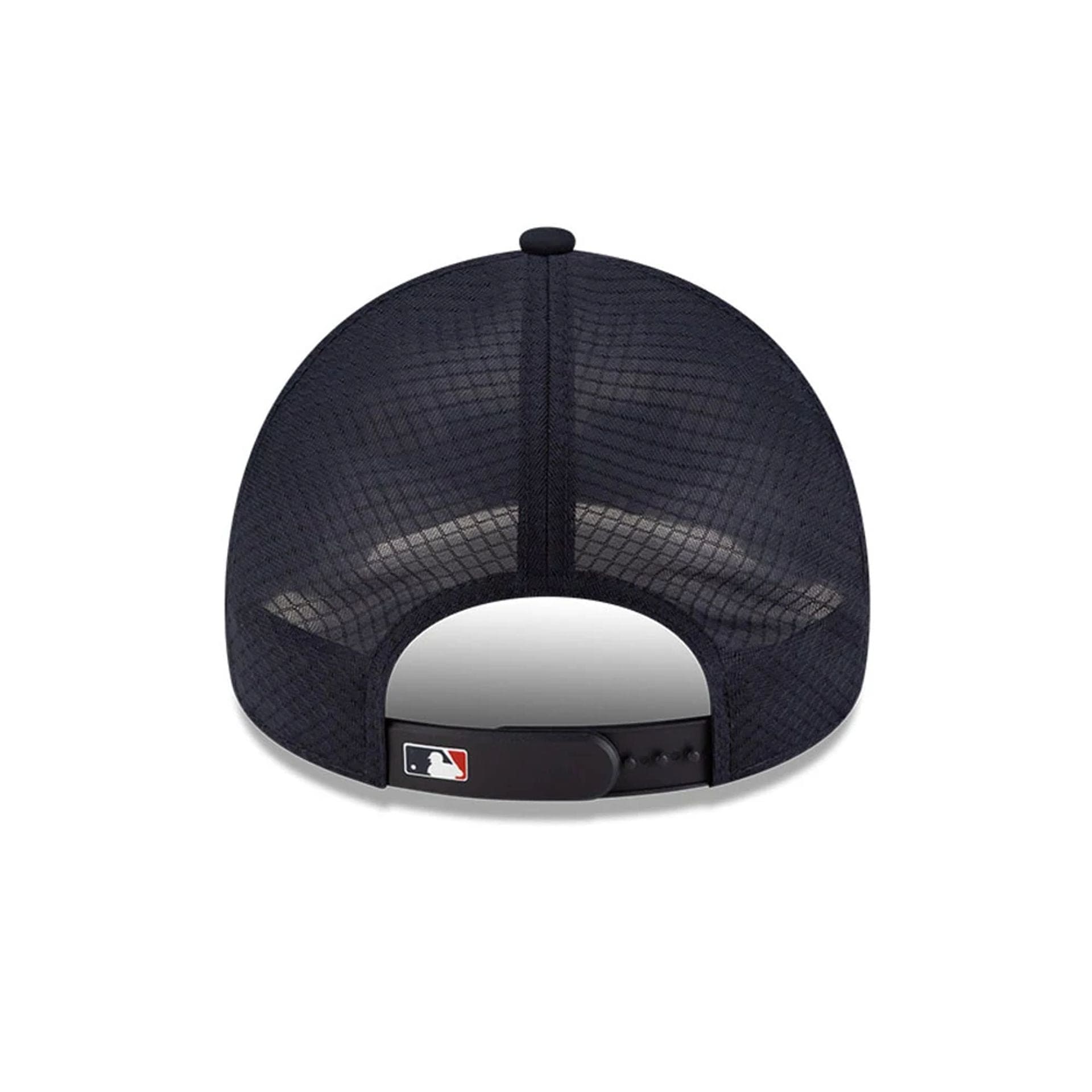 Pictured is this MLB Batting Practice 2026 Atlanta Braves 9FORTY Apex cap in navy. 4
