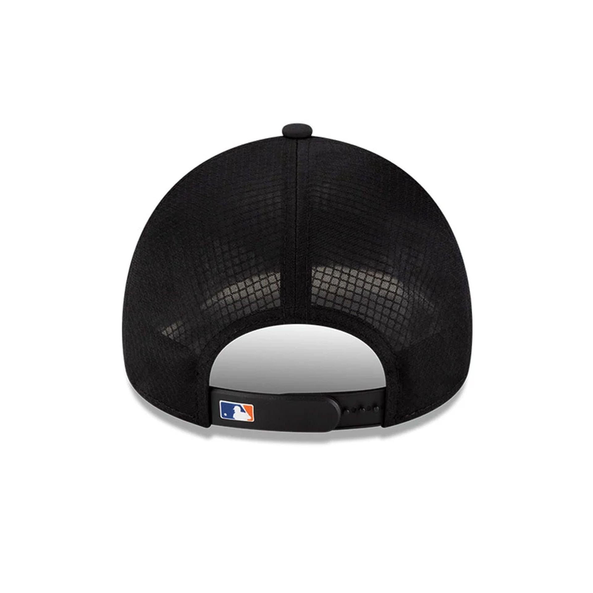 Pictured is this MLB Batting Practice 2026 New York Mets 9FORTY Apex cap in Blue. 4