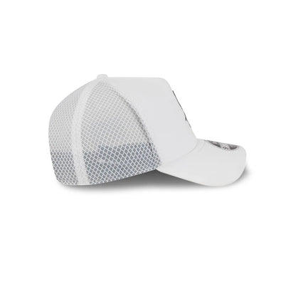 Pictured is this MLB Batting Practice 2026 Chicago White Sox 9FORTY Apex cap in white. 6
