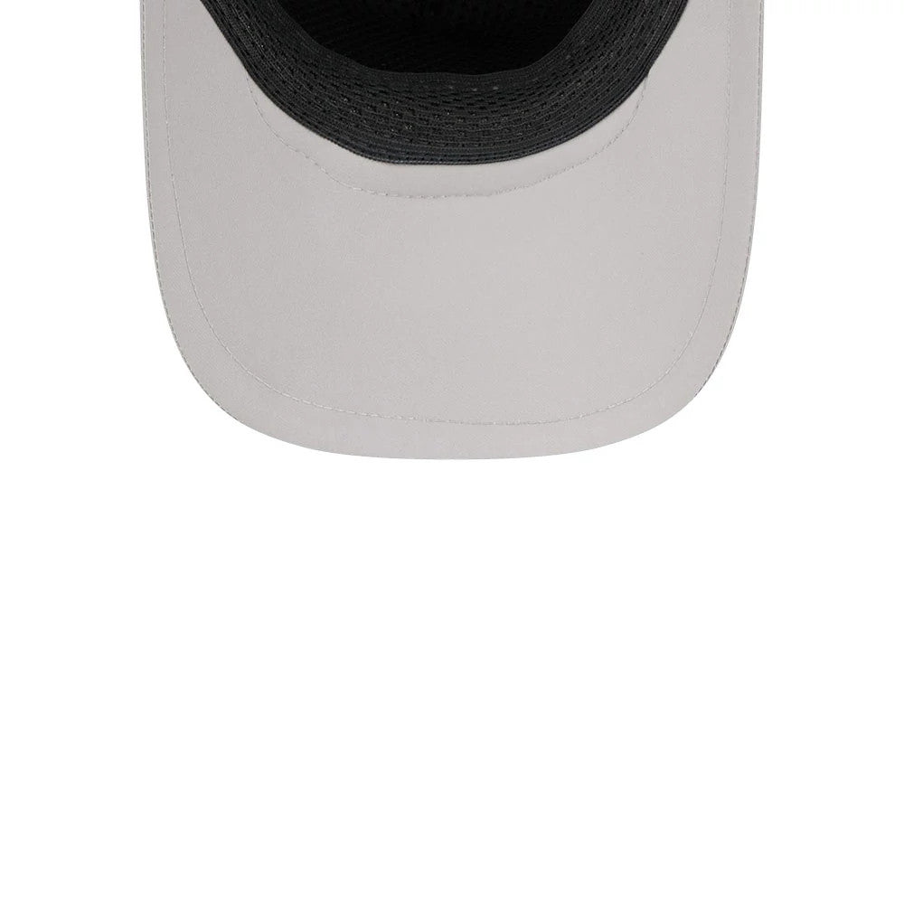 Pictured is this MLB Batting Practice 2026 Chicago White Sox 9FORTY Apex cap in grey. 7