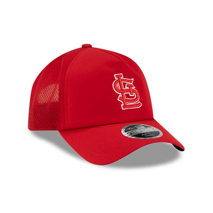 St. Louis Cardinals MLB Batting Practice 2026 Red New Era 9FORTY Apex Adjustable Cap, three-quarter view showing the red embroidered STL logo on the front panel of the red structured crown, with a curved visor and a 9FORTY size sticker.