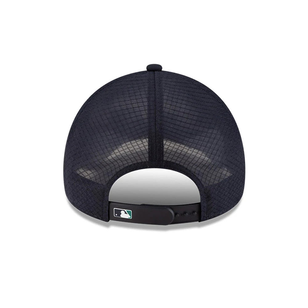 Pictured is this MLB Batting Practice 2026 Seattle Mariners 9FORTY Apex cap in navy. 4