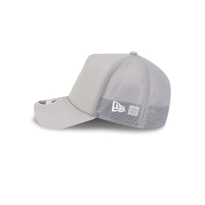 Pictured is this MLB Batting Practice 2026 LA Dodgers 9FORTY Apex cap in grey. 5