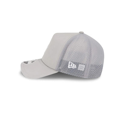 Pictured is this MLB Batting Practice 2026 LA Dodgers 9FORTY Apex cap in grey. 5