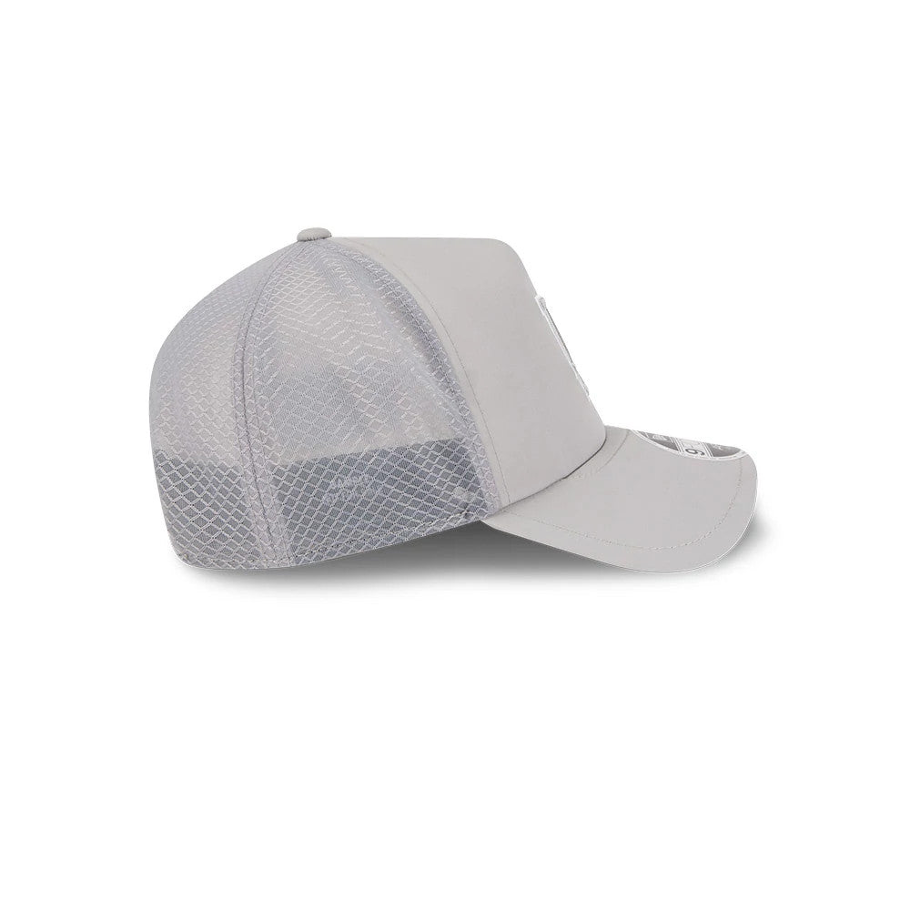 Pictured is this MLB Batting Practice 2026 LA Dodgers 9FORTY Apex cap in grey. 6