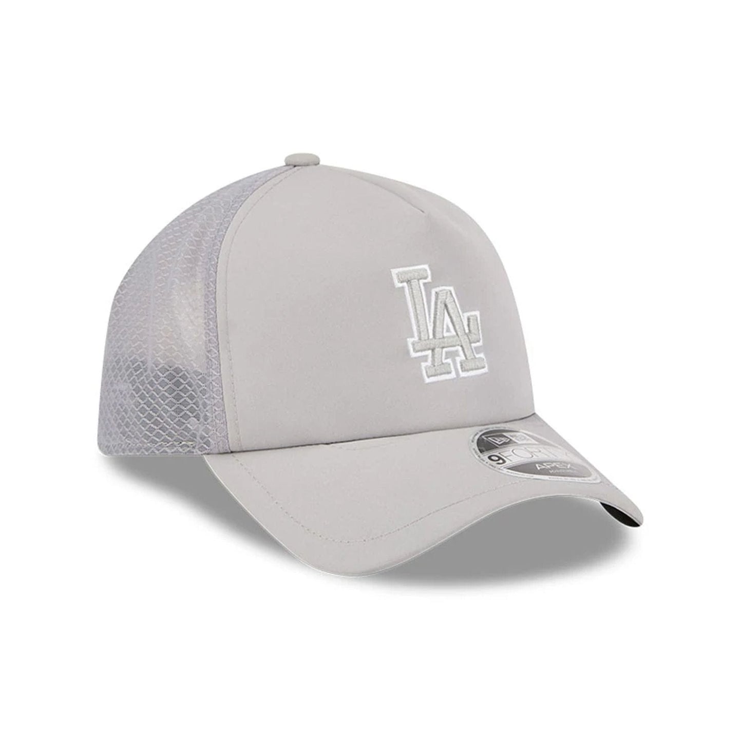 Pictured is this MLB Batting Practice 2026 LA Dodgers 9FORTY Apex cap in grey. 4
