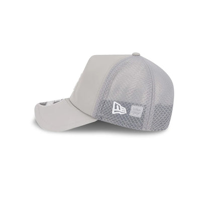 Pictured is this MLB Batting Practice 2026 LA Dodgers 9FORTY Apex cap in grey. 5