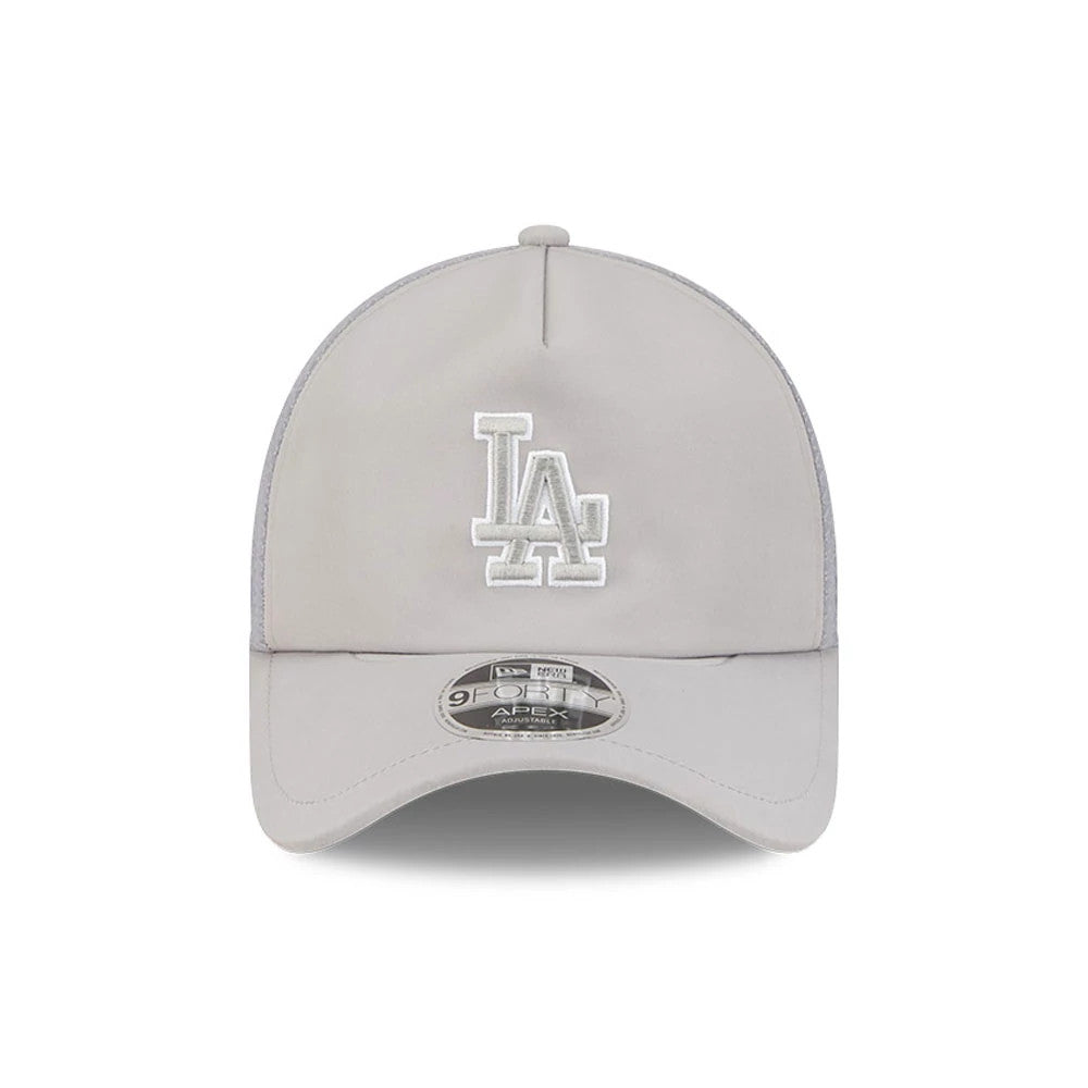 Pictured is this MLB Batting Practice 2026 LA Dodgers 9FORTY Apex cap in grey. 3
