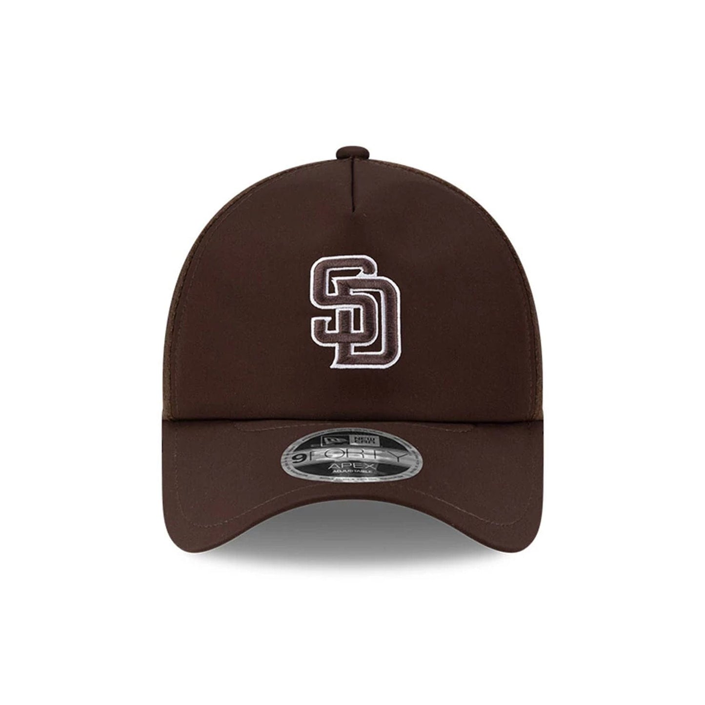Pictured is this MLB Batting Practice 2026 San Diego Padres 9FORTY Apex cap in dark brown. 2