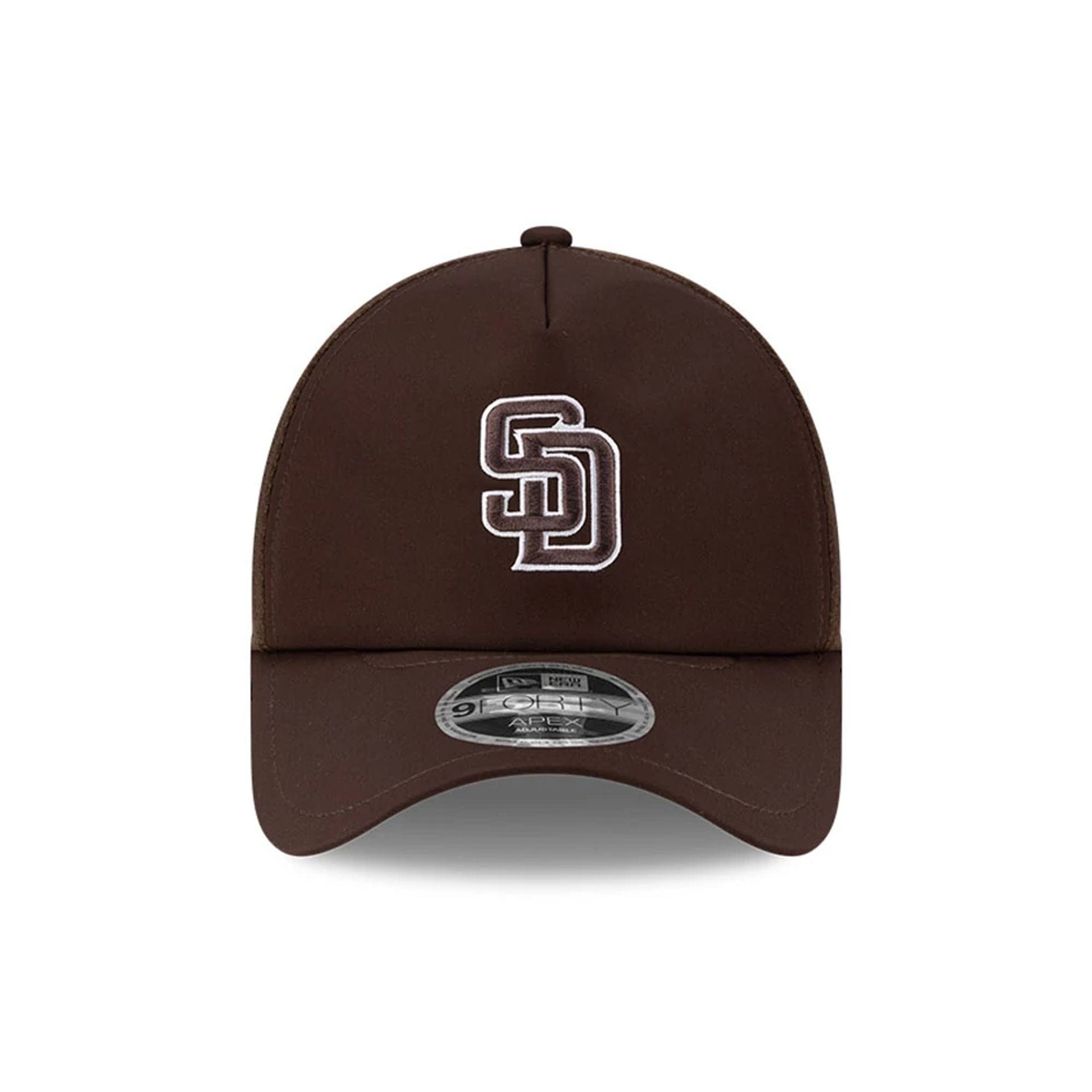 Pictured is this MLB Batting Practice 2026 San Diego Padres 9FORTY Apex cap in dark brown. 2