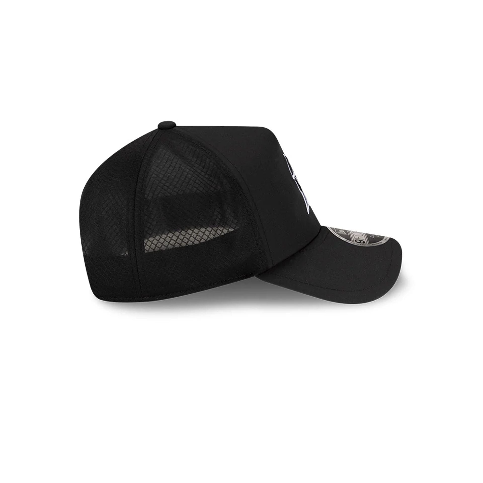 Pictured is this MLB Batting Practice 2026 Miami Marlins 9FORTY Apex cap in black. 6
