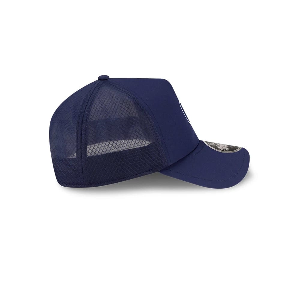 Pictured is this MLB Batting Practice 2026 Milwaukee Brewers 9FORTY Apex cap in navy. 6