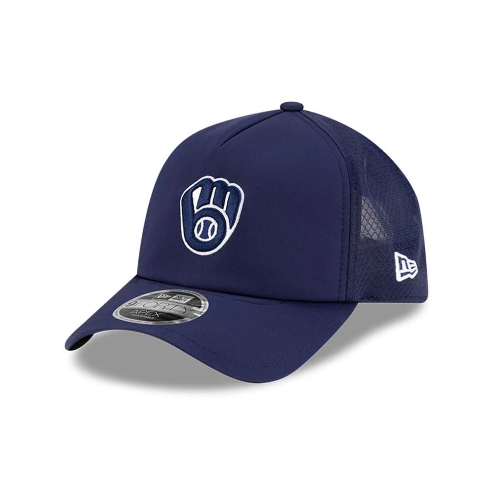 Pictured is this MLB Batting Practice 2026 Milwaukee Brewers 9FORTY Apex cap in navy. 1