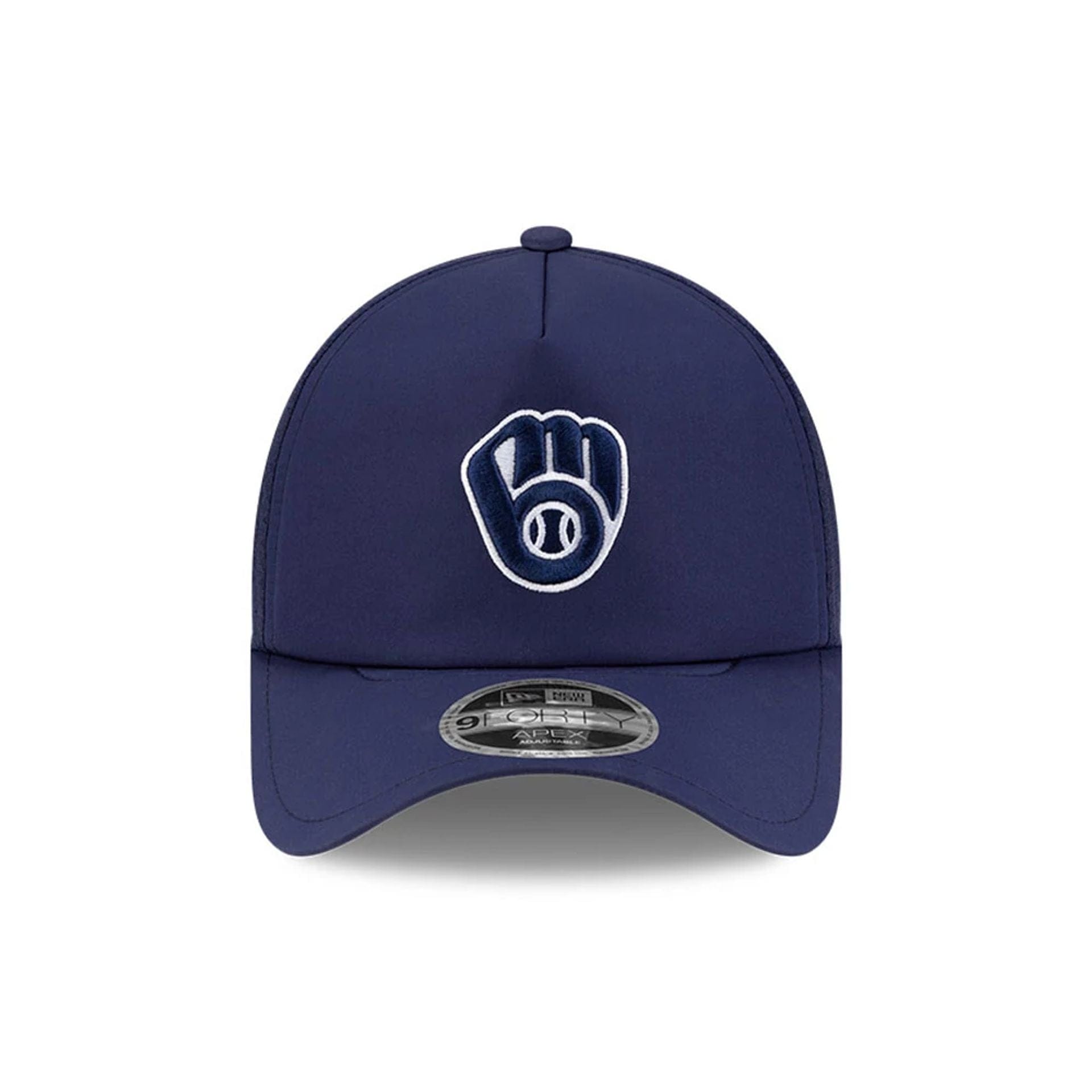 Pictured is this MLB Batting Practice 2026 Milwaukee Brewers 9FORTY Apex cap in navy. 2