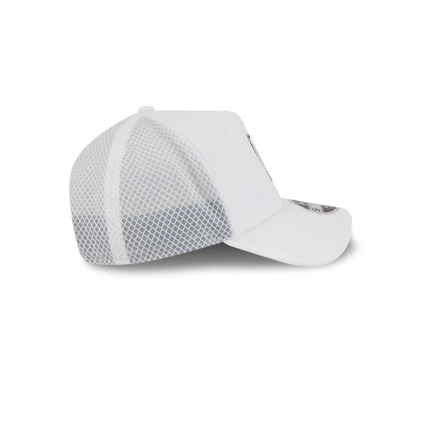 Pictured is this MLB Batting Practice 2026 Detroit Tigers 9FORTY Apex cap in white. 6