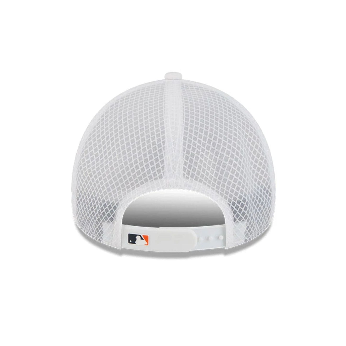Pictured is this MLB Batting Practice 2026 Detroit Tigers 9FORTY Apex cap in white. 4