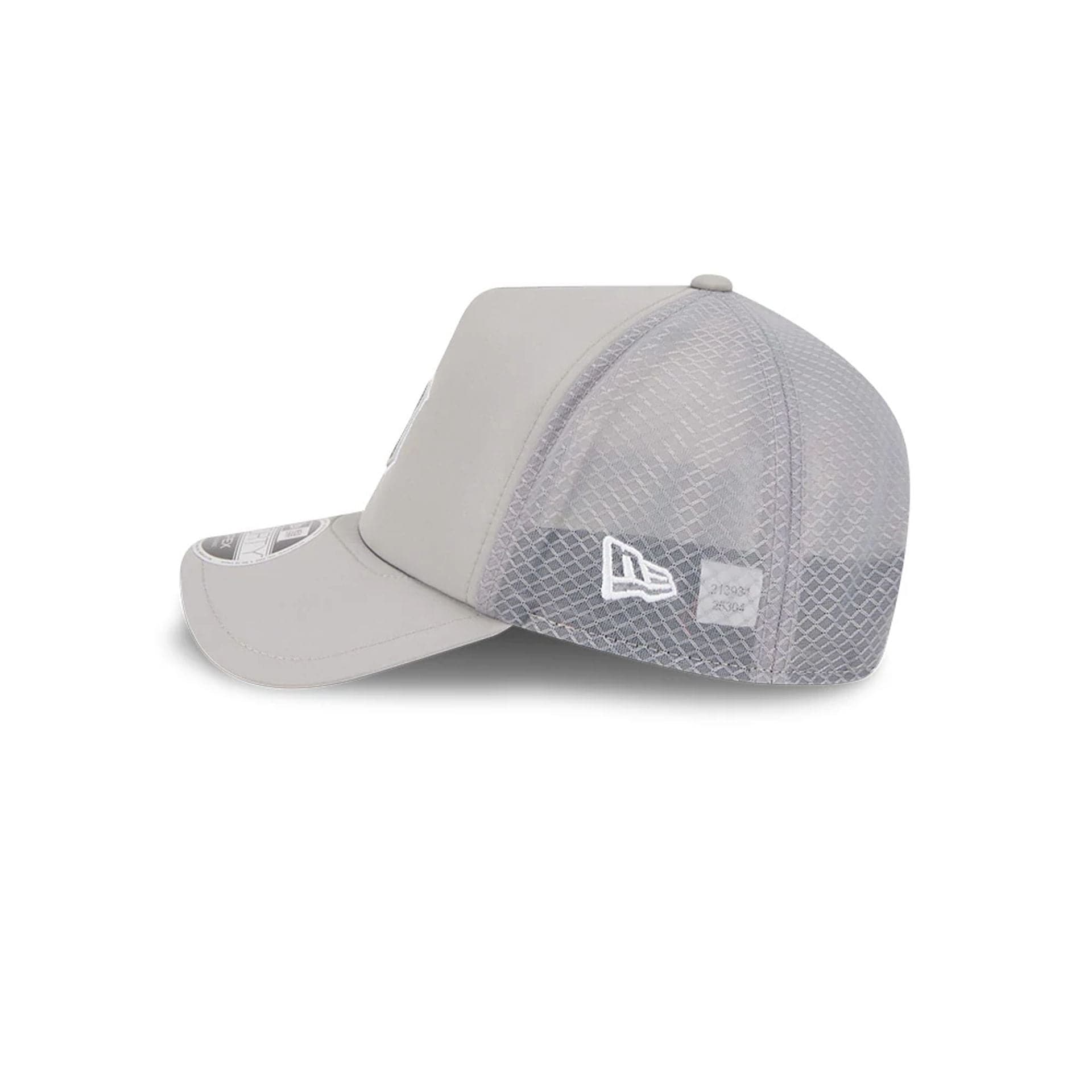 Pictured is this MLB Batting Practice 2026 Detroit Tigers 9FORTY Apex cap in grey. 4