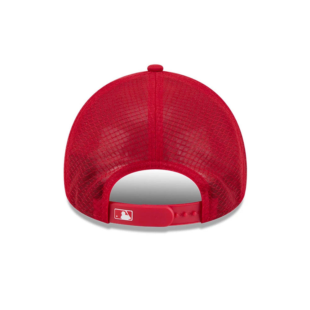 Pictured is this MLB Batting Practice 2026 New York Yankees 9FORTY Apex cap in Red. 6