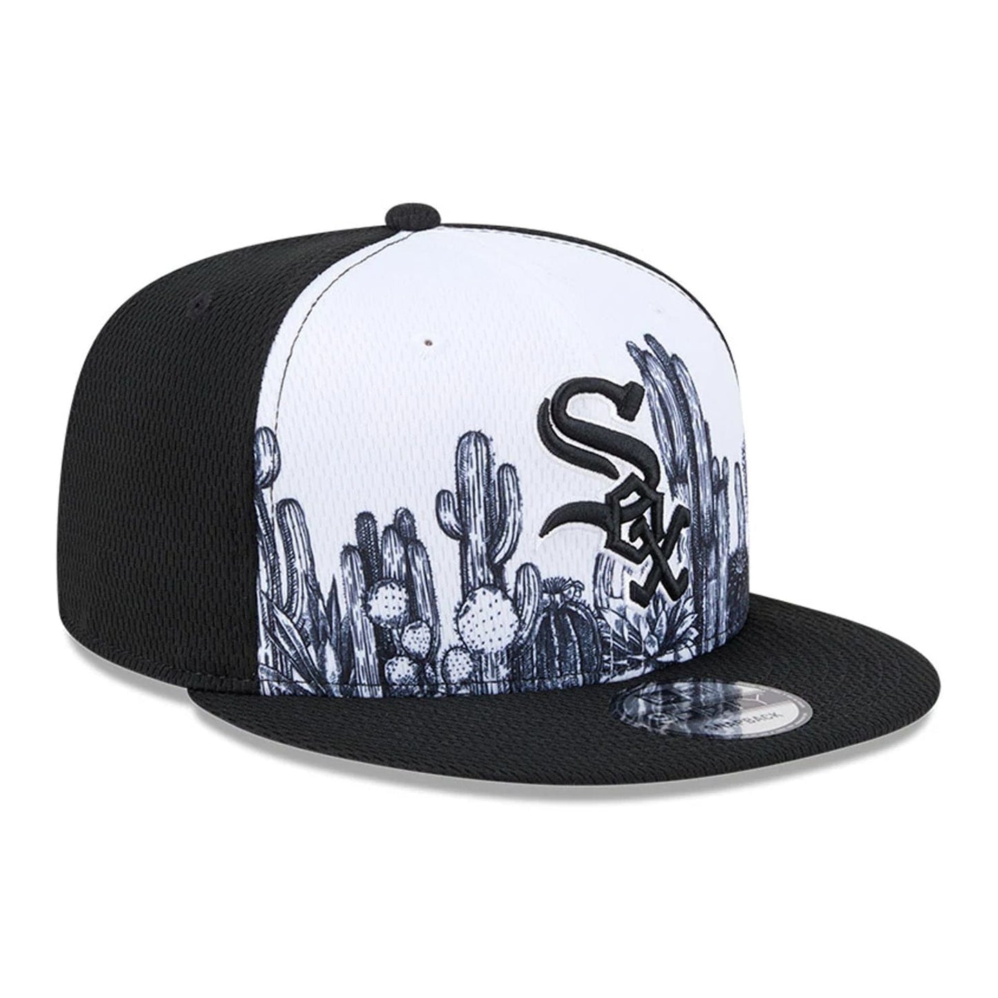 Pictured is this MLB Grow Chicago White Sox 9FIFTY Snapback cap in black. 5