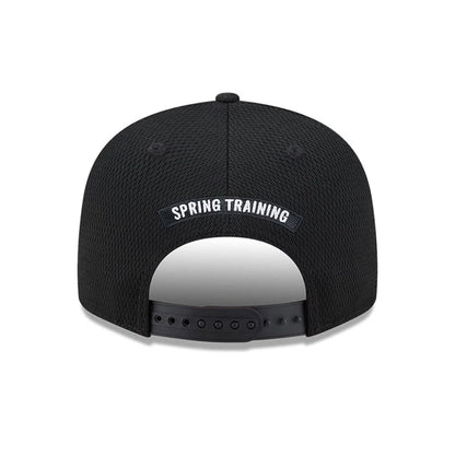 Pictured is this MLB Grow Chicago White Sox 9FIFTY Snapback cap in black. 3